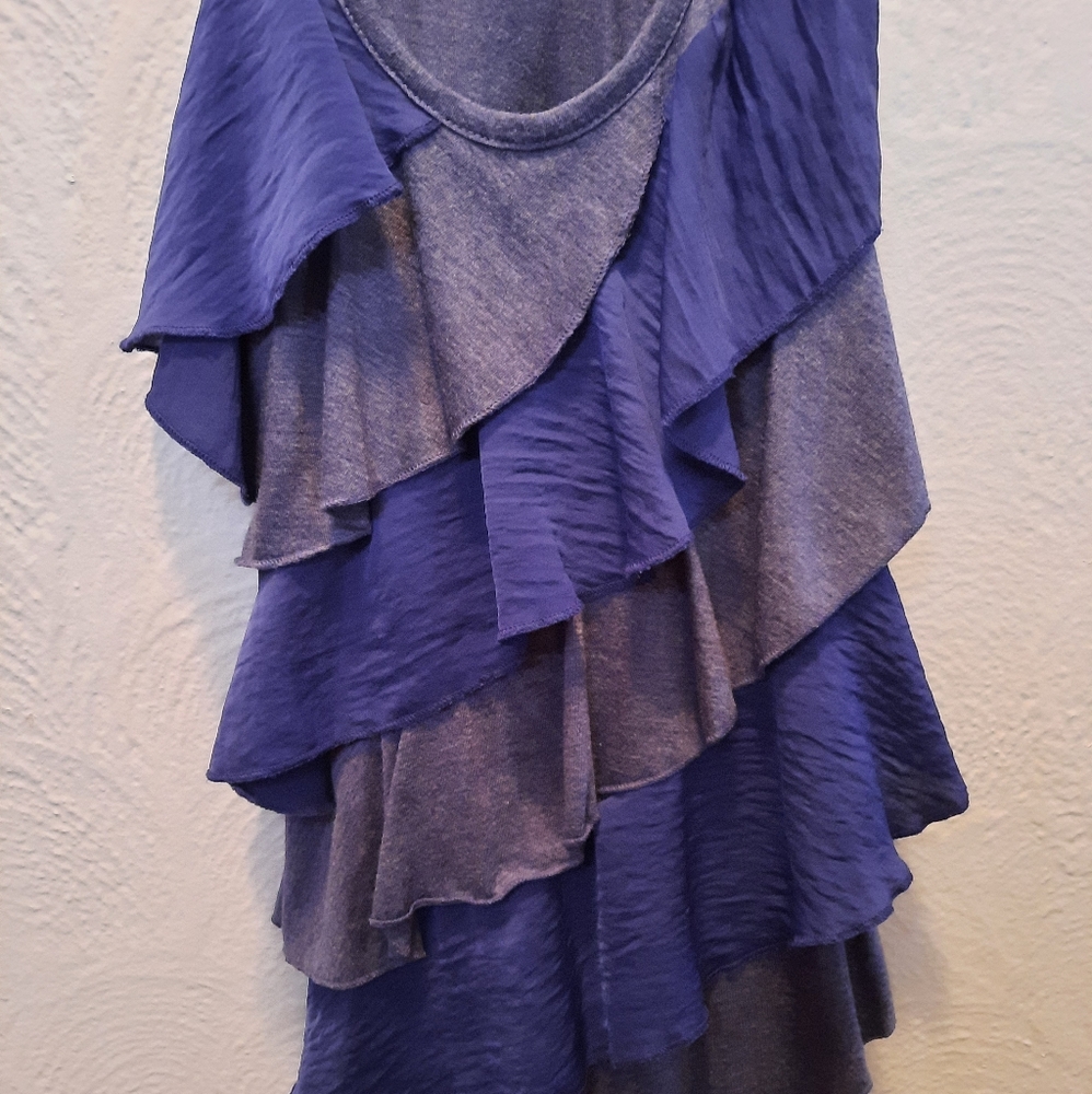 Eyeshadow Ruffle Tank Top - Picture 5 of 6